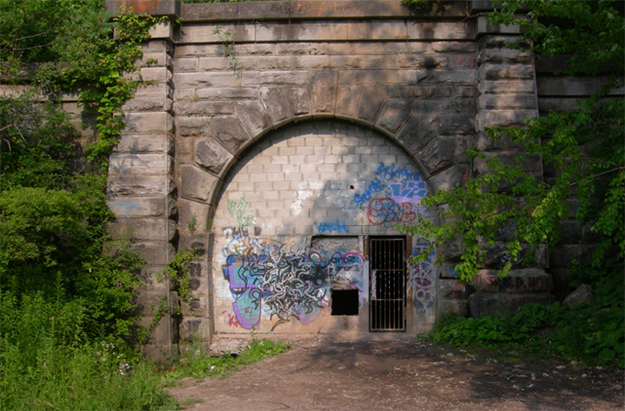 Blue Ghost Tunnel. Niagara Falls. Scariest Places in Canada.