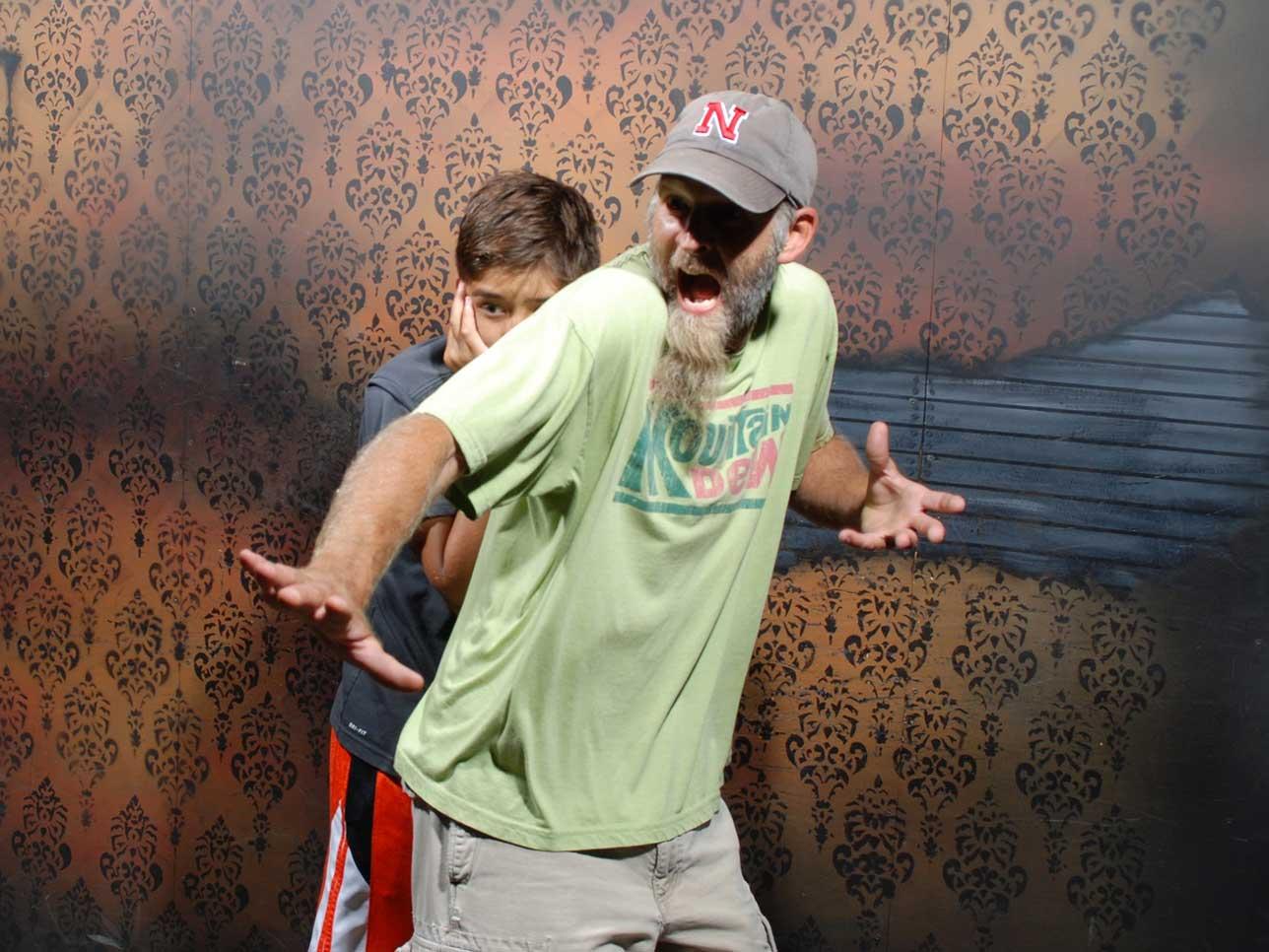 Funny Reactions at Niagara Falls Haunted House