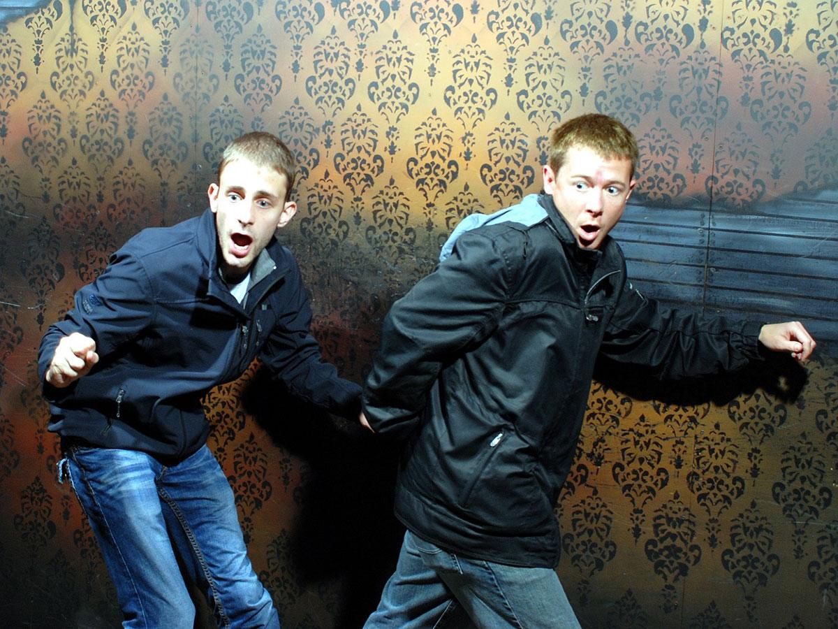 Funny Reactions at Niagara Falls Haunted House